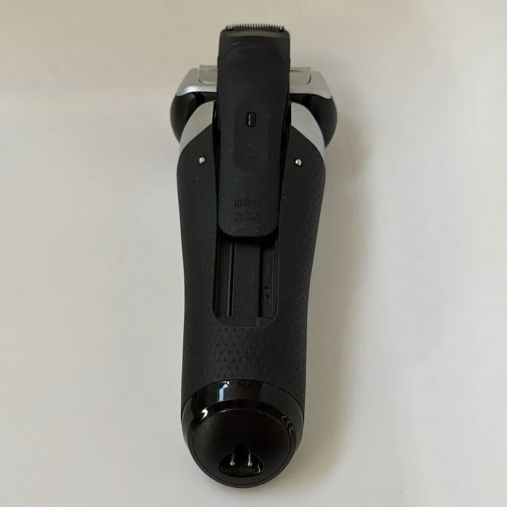 Braun Series 8 Wet & Dry Electric Shaver Type 5795 Tested w/ Charger Manual
